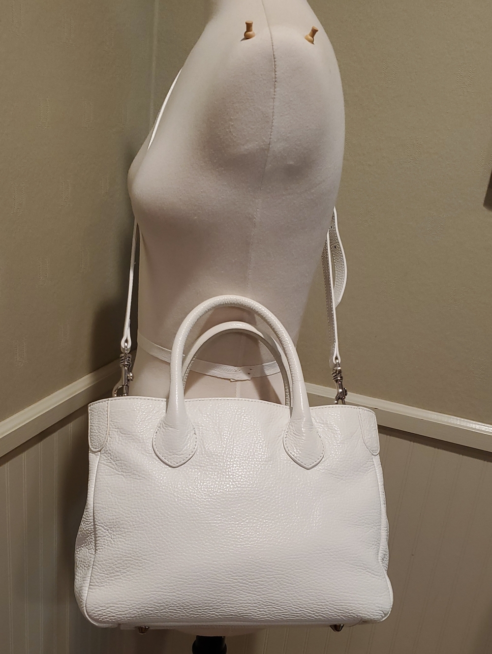 Mark & Graham Small Elisabetta Slouch Bag - Picture 5 of 14